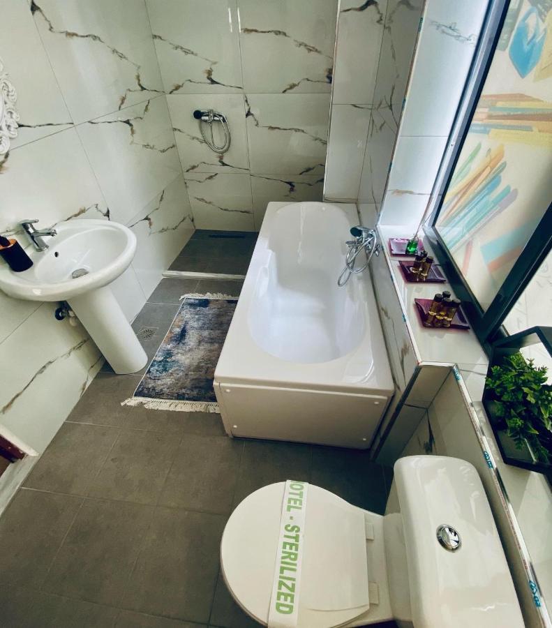 Kb Downtown Gjirokasterアパートメント エクステリア 写真
